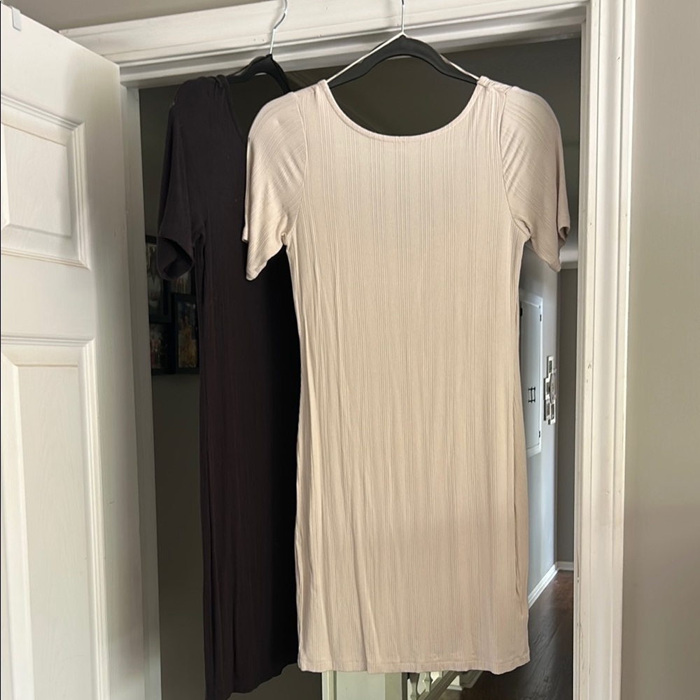 Old Navy Maxi Dresses in Black and Cream